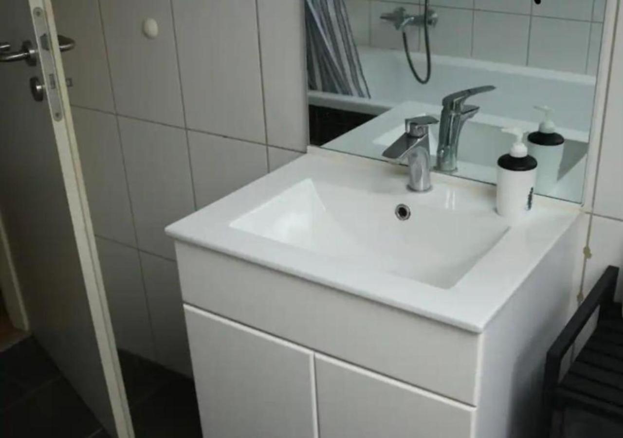 Le Wolf - 1 Chambre Dans Un T3 - 5Mn Tram Du Centre Ville - 15Mn Tram Gare Tgv Mulhouse - Wifi - Parking Extérieur photo