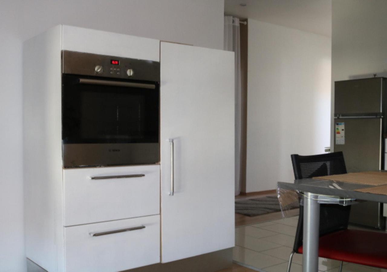 Le Wolf - 1 Chambre Dans Un T3 - 5Mn Tram Du Centre Ville - 15Mn Tram Gare Tgv Mulhouse - Wifi - Parking Extérieur photo